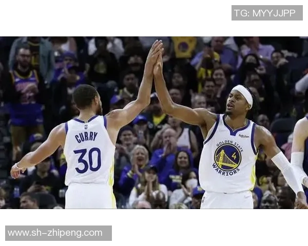 2017年勇士队与尼克斯队激战回顾：一场篮球盛宴的精彩瞬间与战术分析