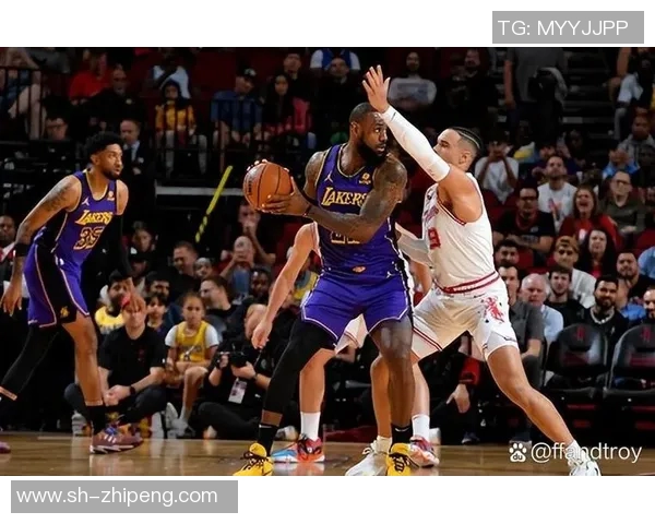 湖人队与热火队激战正酣谁能在这场巅峰对决中笑到最后